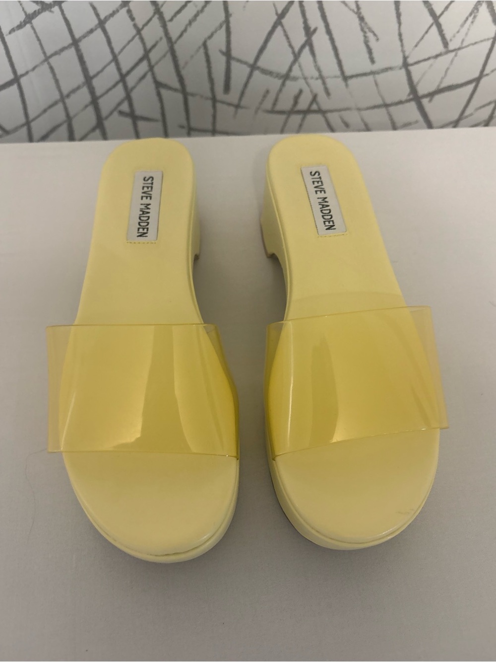 Steve Madden "Harlin" Jelly Block-Heel Sandals . Size 7